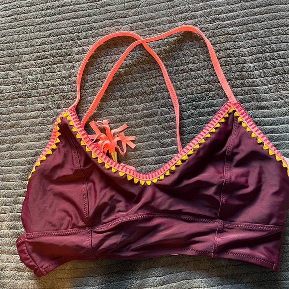 Jessica Simpson Purple Bikini Top with Pink Accents - Picture 2 of 4